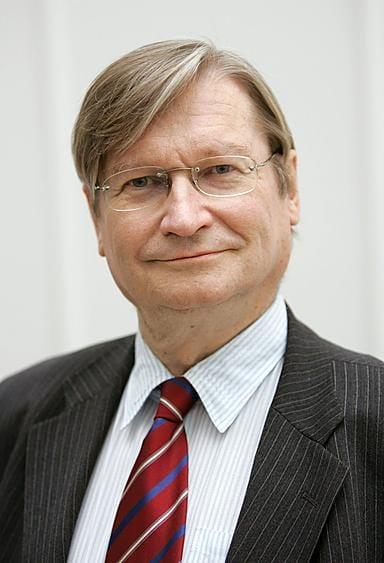 Professori Kari S. Tikka on kuollut.