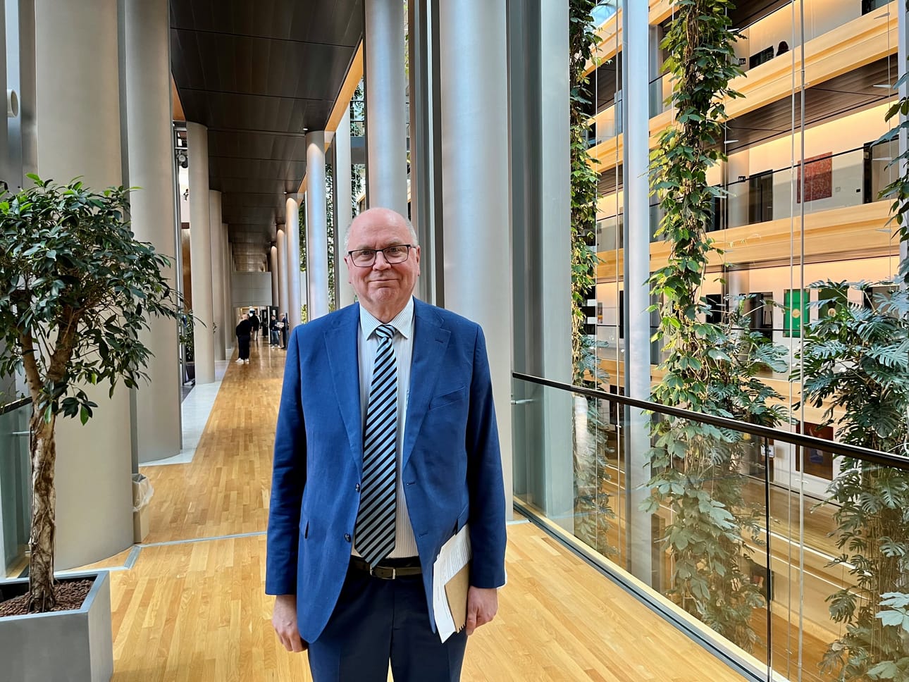 Sdp:n Eero Heinäluoma odottaa, että sosiaalidemokraattien tavoitteet näkyvät tulevan komission ohjelmassa, jotta hän voi tukea Ursula von der Leyenin valintaa. Kuva: Matti Posio