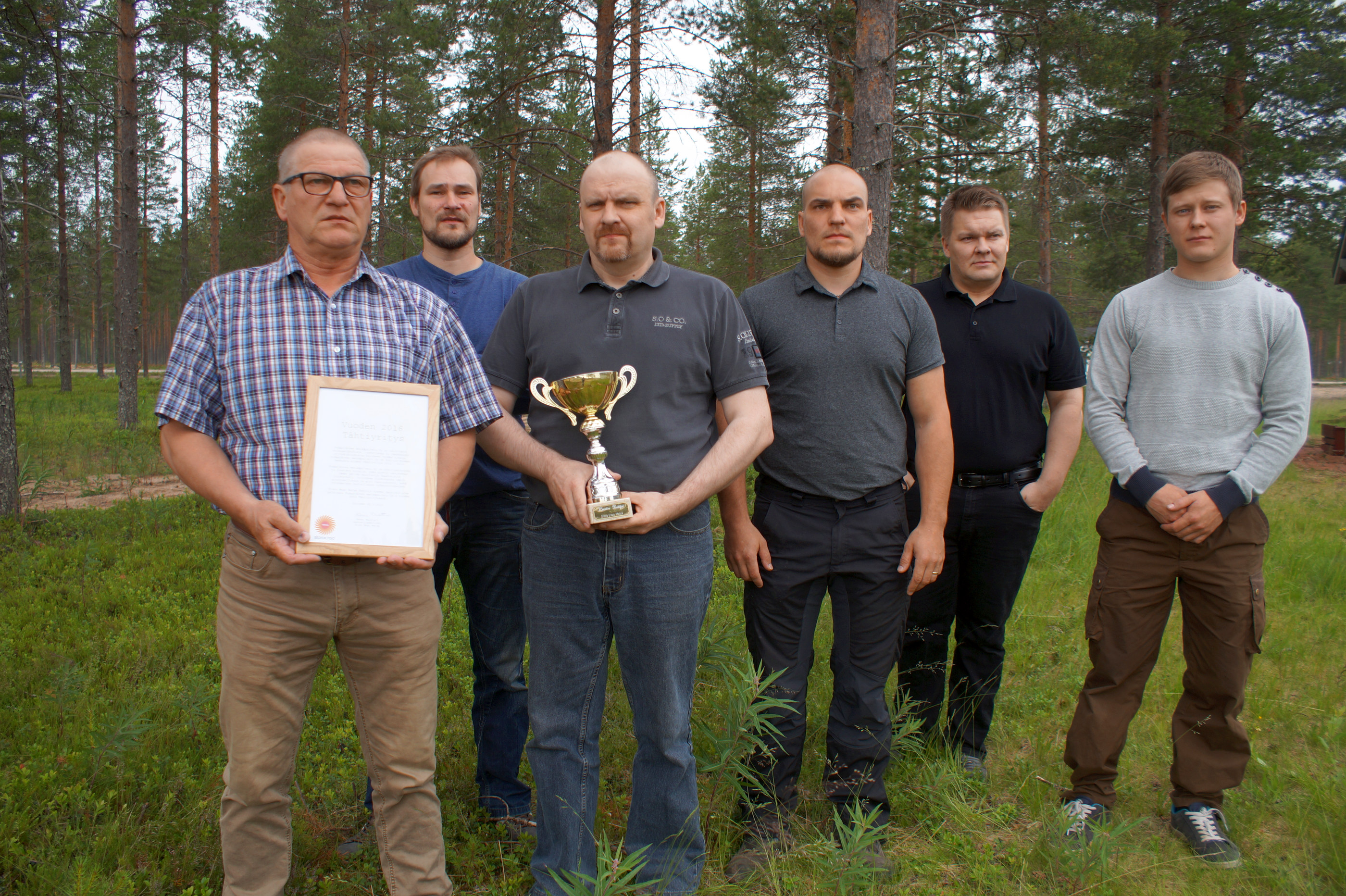 Pudasjärven metsäpalvelu sai merkittävän tunnustuksen – yhteisvoimin Stora Enson Tähtiyritykseksi