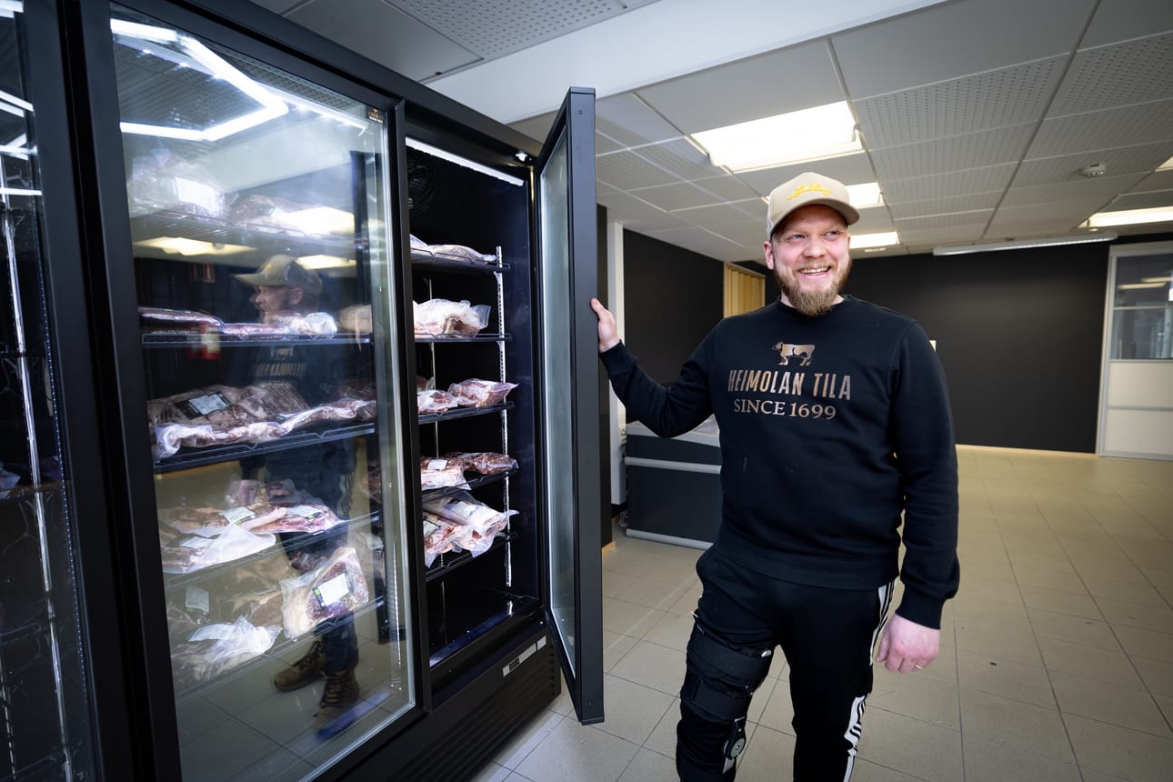 Kivijalkamyymälässä liha myydään vakuumipakkauksessa tuoreena tai pakasteena. Juho Lammin mukaan se pidentää säilyvyyttä merkittävästi. Lihanleikkuuta myymälään ei tule.