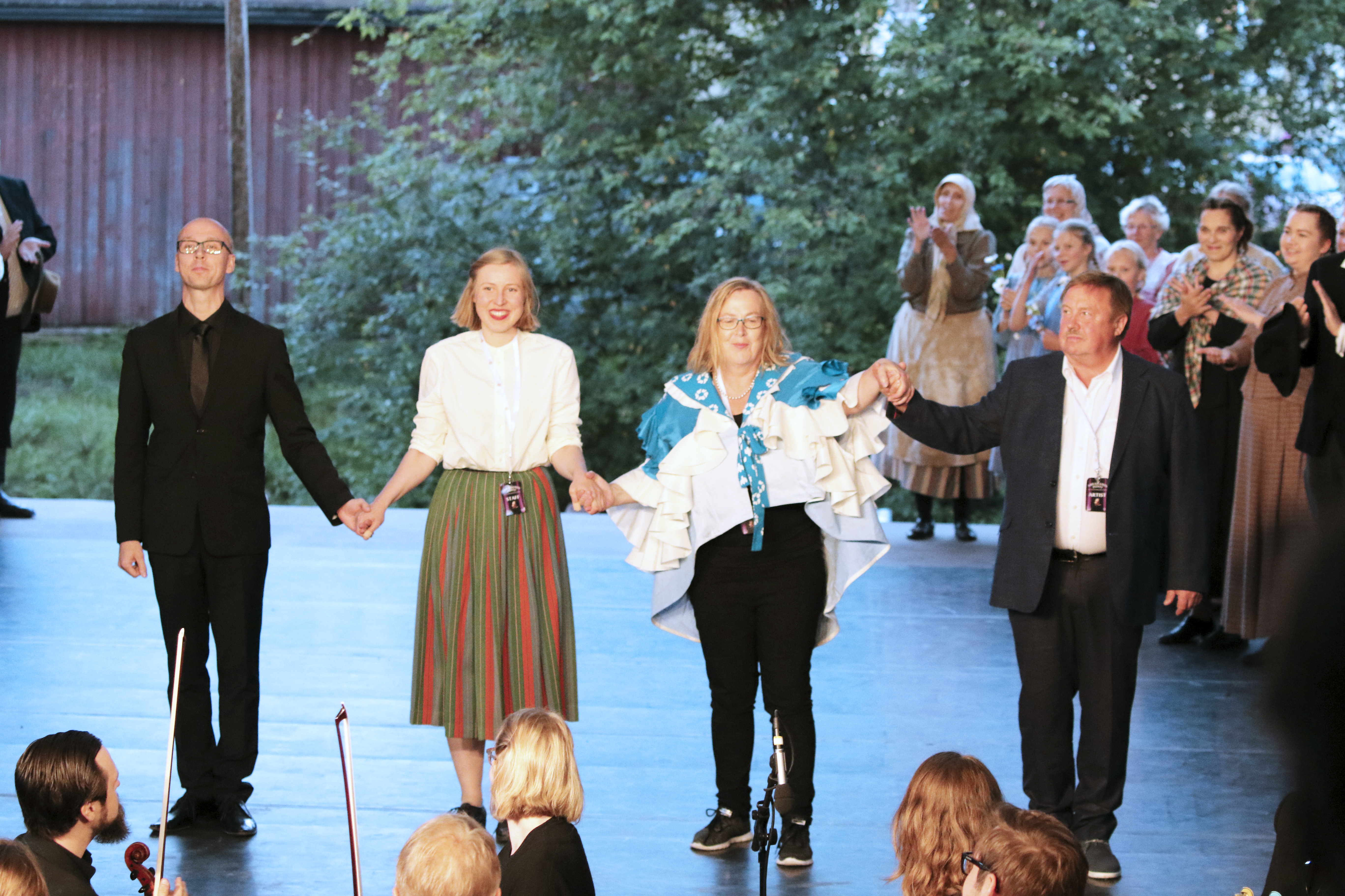 Koreografiasta ja ohjauksesta vastannut Jouni Prittinen (vasemmalla), pukusuunnittelija Henna Parkkinen, libretisti ja ohjaaja Helena Tornberg ja säveltäjä Jukka Linkola.