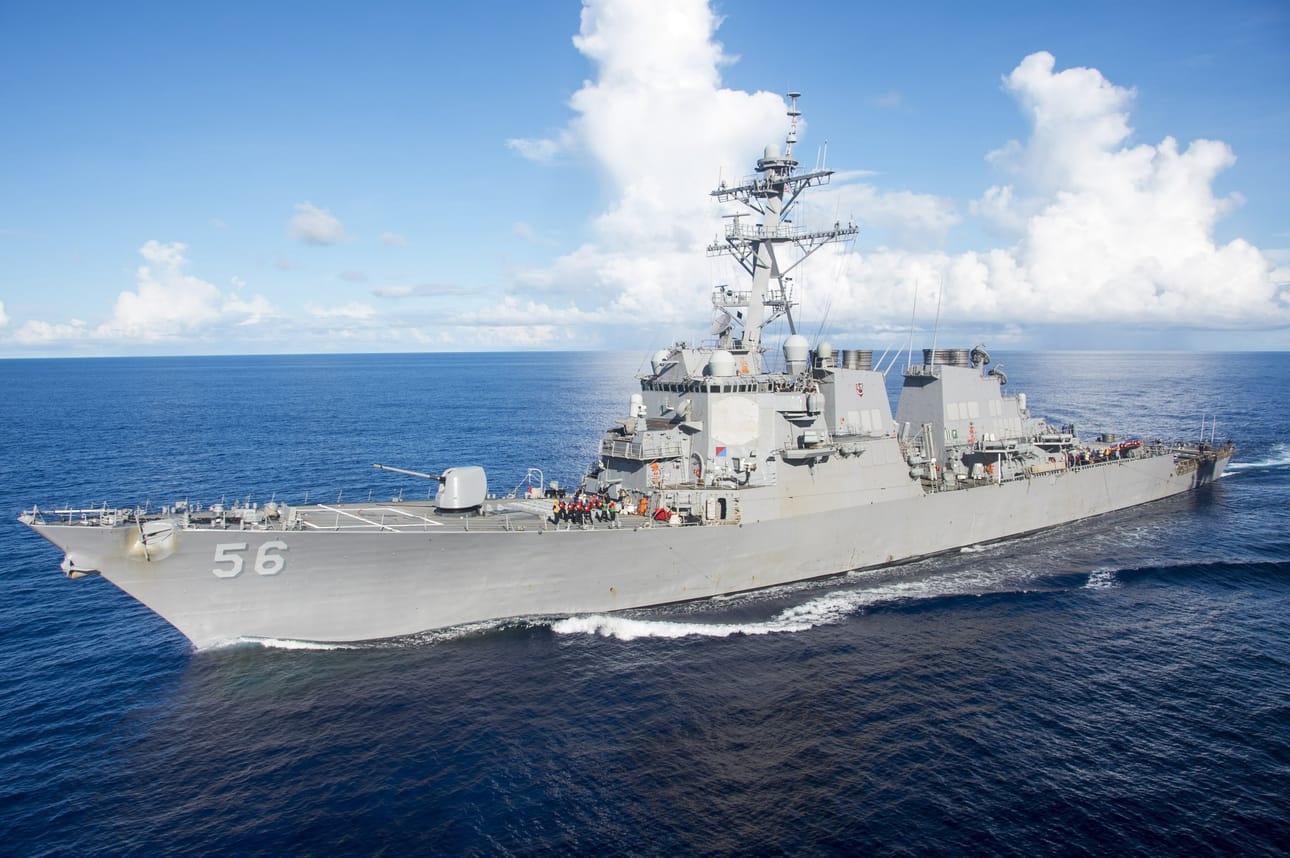 Yhdysvaltain laivaston USS John S. McCain törmäsi kauppalaivaan Singaporen lähistöllä.