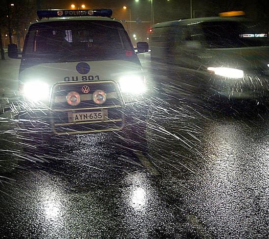 Oulun poliisi etsii Kaukovainion R-kioskin ryöstäjää. Kuva ei liity tapaukseen.