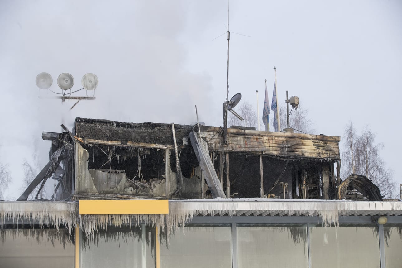 Äimäraution katsomorakennus tuhoutui pahoin tulipalossa helmikuussa.