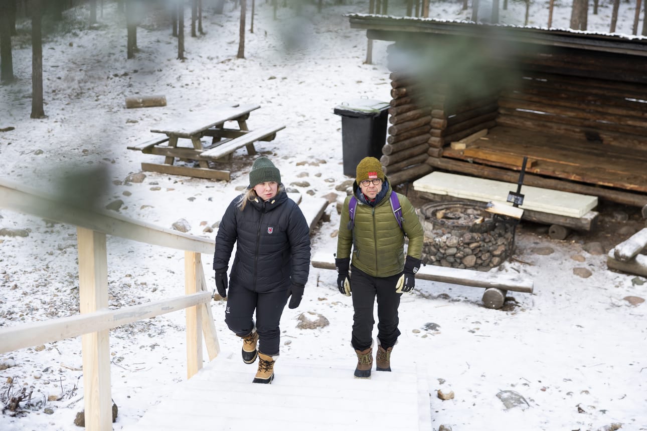 Katri Ellilä ja Petri Ellilä kerovat Runtelinharjun olevan suhteellisen valosaasteeton paikka.