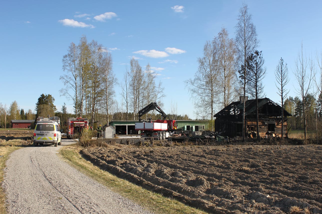 Kaksi Henkil Menehtyi Omakotitalon Tulipalossa Jalasj rvell Jurvan kaksi-henkil-menehtyi-omakotitalon-tulipalossa-jalasj-rvell-jurvan