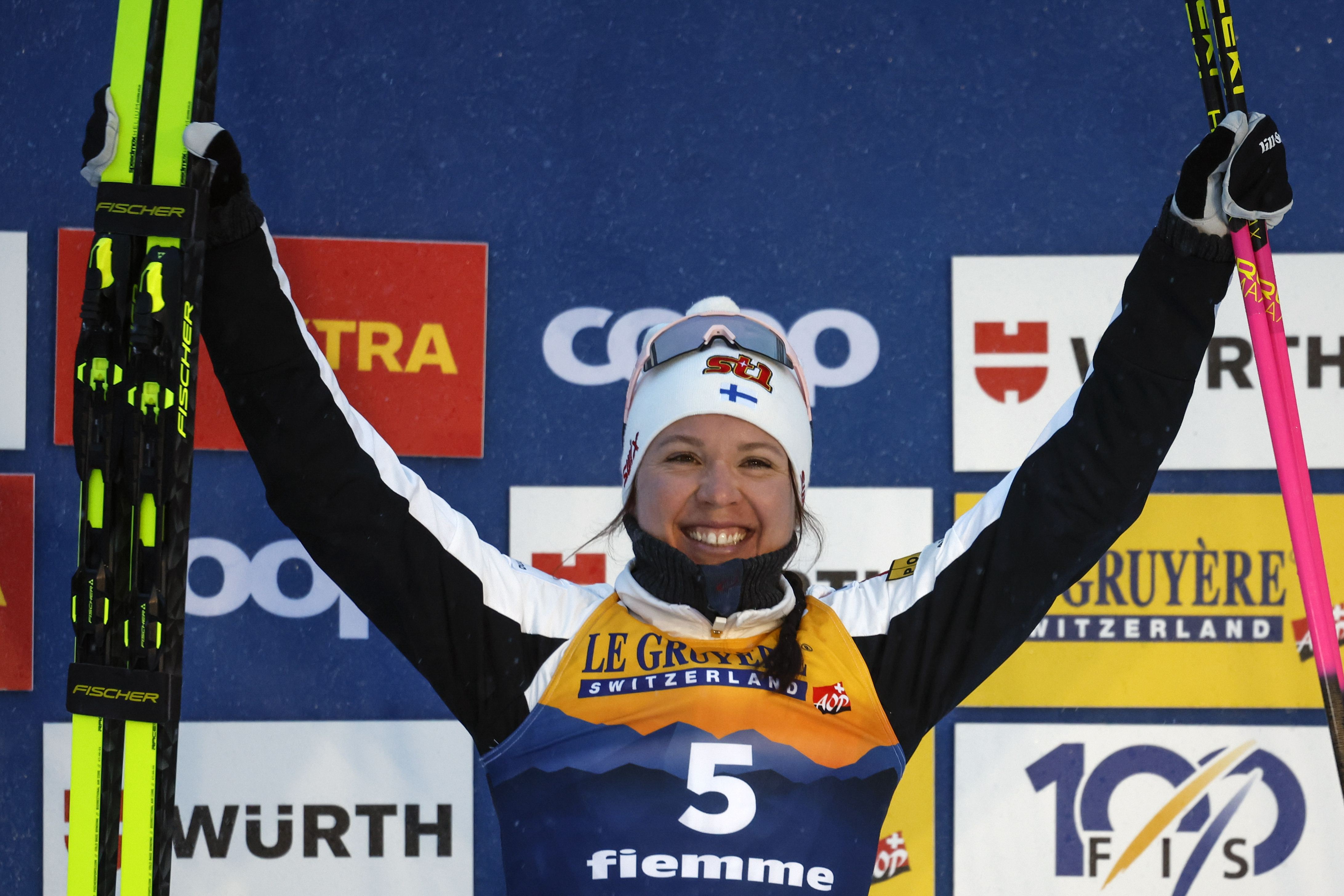 Kerttu Niskanen kruunasi Tour de Skin viisaalla hiihdolla ja kiipesi 