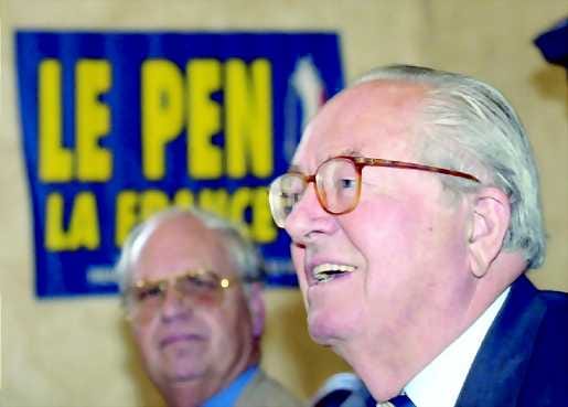 Muiden eristämä. Jean-Marie Le Pen on yrittänyt puhaltaa henkeä puolueensa, Kansallisen rintaman vaalityöhön. Toukokuun lopulla hän esitteli tiedotustilaisuudessa Marseillessa puolueen ykkösehdokkaat eteläisessä Ranskassa.