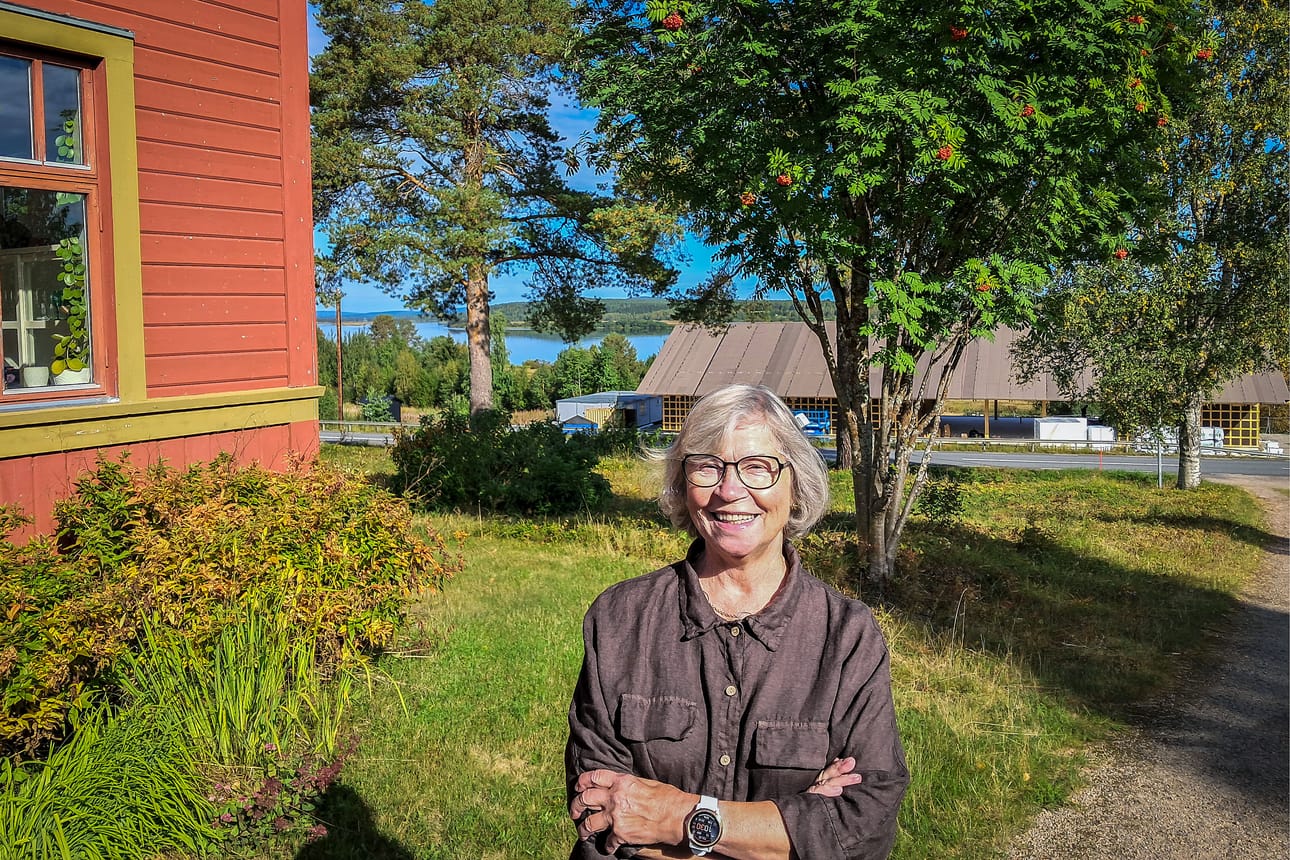 Gunhild Stensmyrin selän takana valmistuu Tornionlaakson taidehalli Tornionjoen rantaan. Matkaa Haaparannalle on reilu 40 kilometriä.