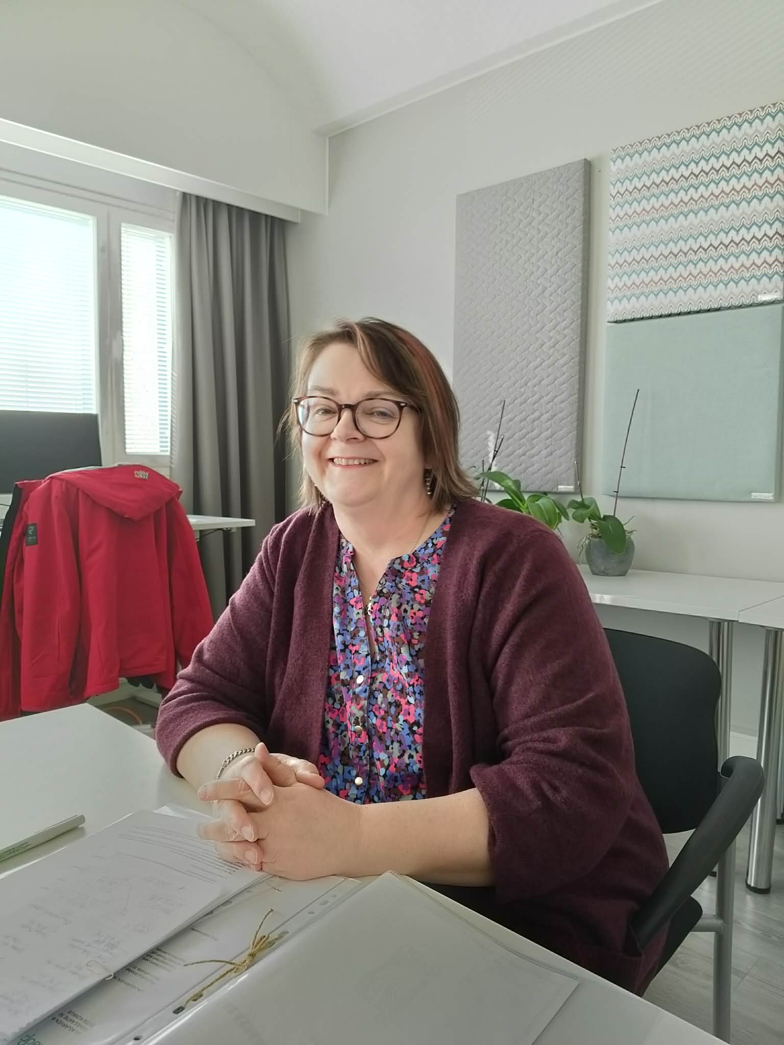 Kaverikirja: Sari Riskumäki osasi lypsää lehmää käsin jo 7-vuotiaana