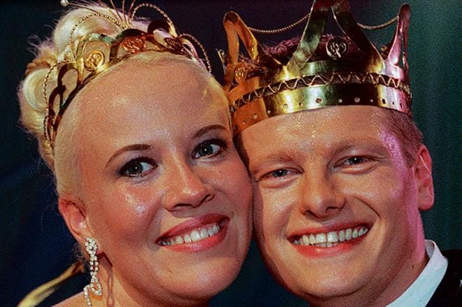 Taina Timucin (silloinen Kokkonen) ja Petri Hervanto kruunattiin tangokuninkaallisiksi vuonna 1999. ARKISTOKUVA
