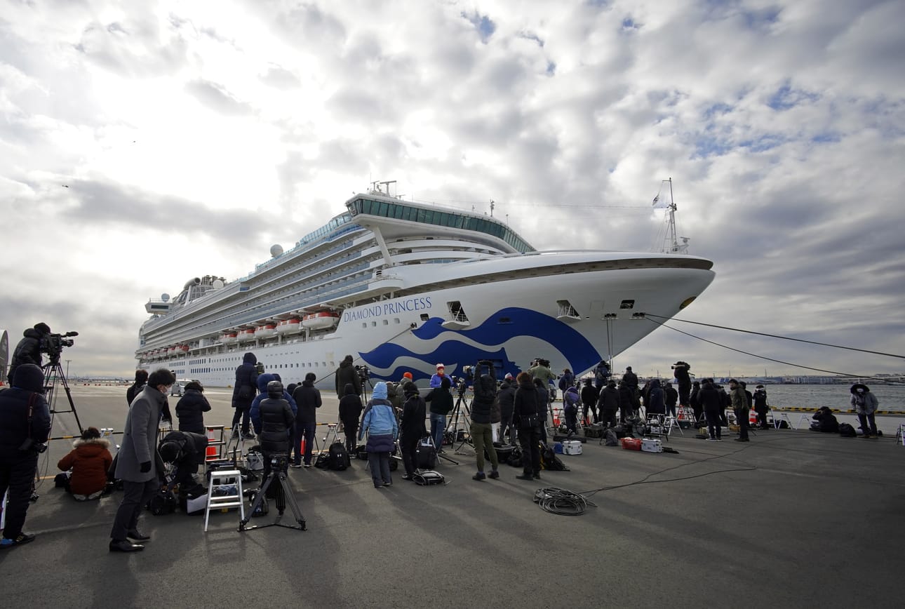 Tunnelma Diamond Princess -risteilijällä vaikuttaa muuttuvan jatkuvasti tukalammaksi.