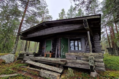Metsähallitus myy saarimökkinsä Kuusamossa ja Kalajoella millä hinnalla hyvänsä – ostajan pitää purkaa ja kuskata rakennukset pois