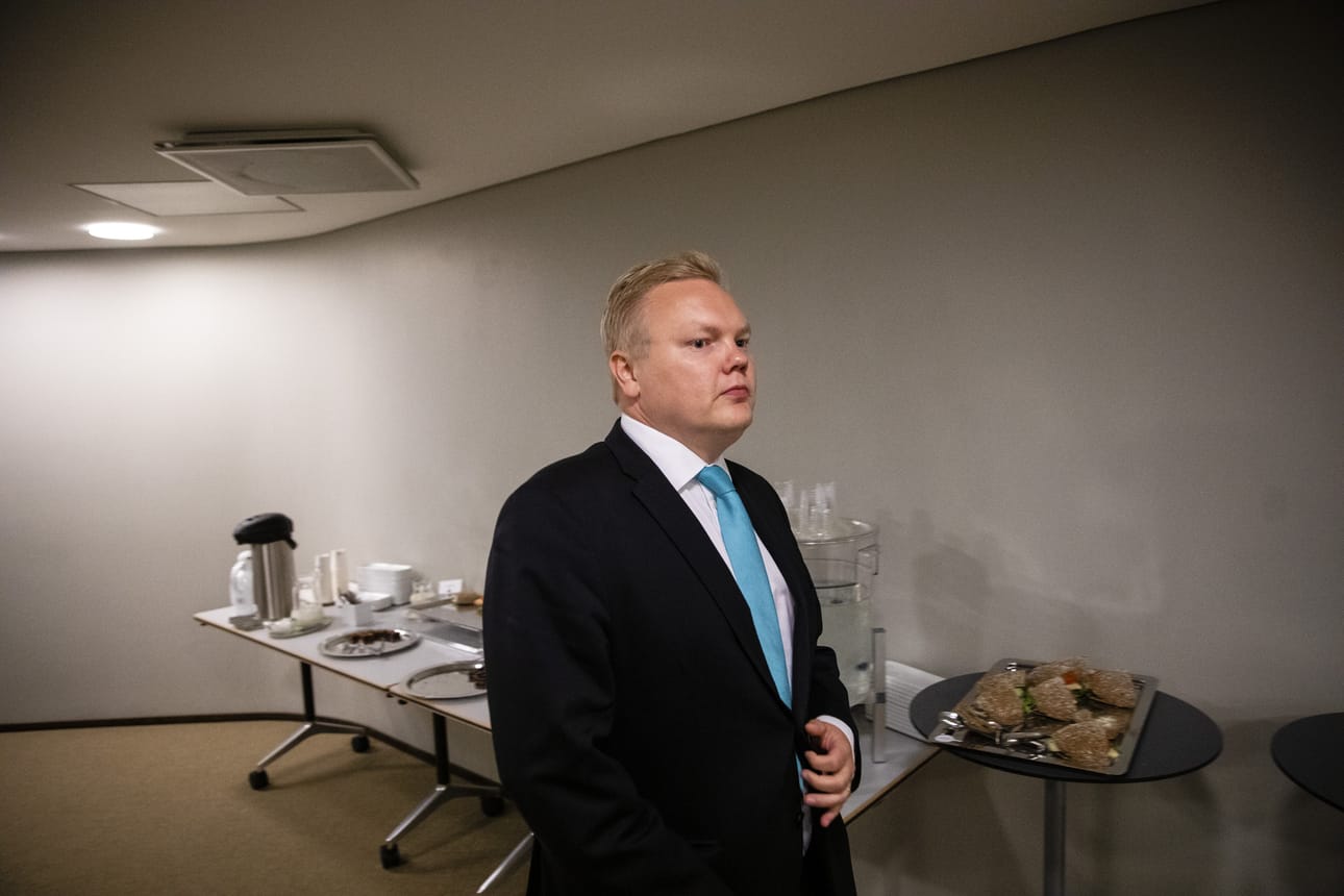 Keskustan eduskuntaryhmän puheenjohtaja Antti Kurvinen sanoo, että hallituksen piiristä on tullut hämmentäviä ulostuloja.