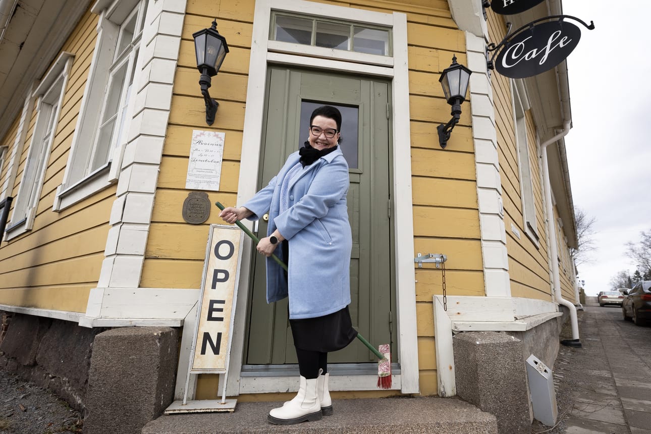 Pia Bergström on valmiina lentoon kuin pääsiäisnoita. – Odotan työni alkamista kuin Kokko-Mikko joulua, hän iloitsee.