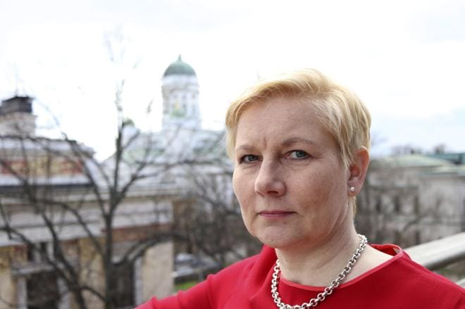 Metsäteollisuuden työmarkkinajohtajaa Nina Pärssistä esitetään Alajärven hallintojohtajaksi. KUVA: LAURI NURMI