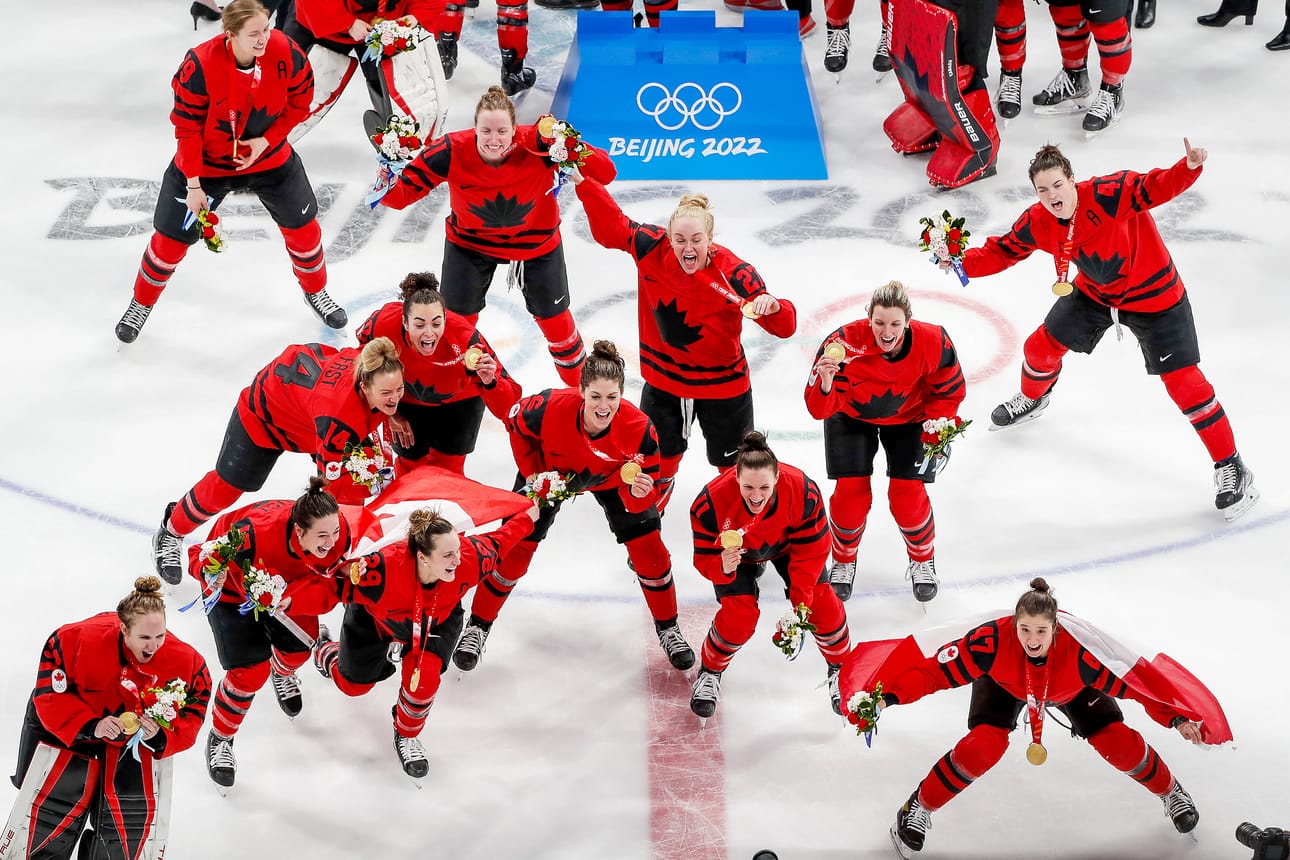 Kanada tuuletti naisten jääkiekon olympiakultaa.