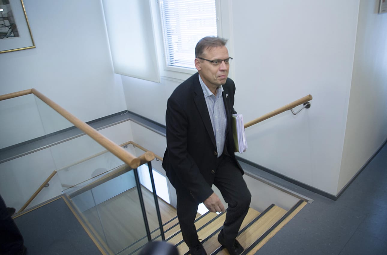 Lauri Lyly sanoo, että sunnuntaina ei heru tietoja yhteiskuntasopimuksen etenemisestä.