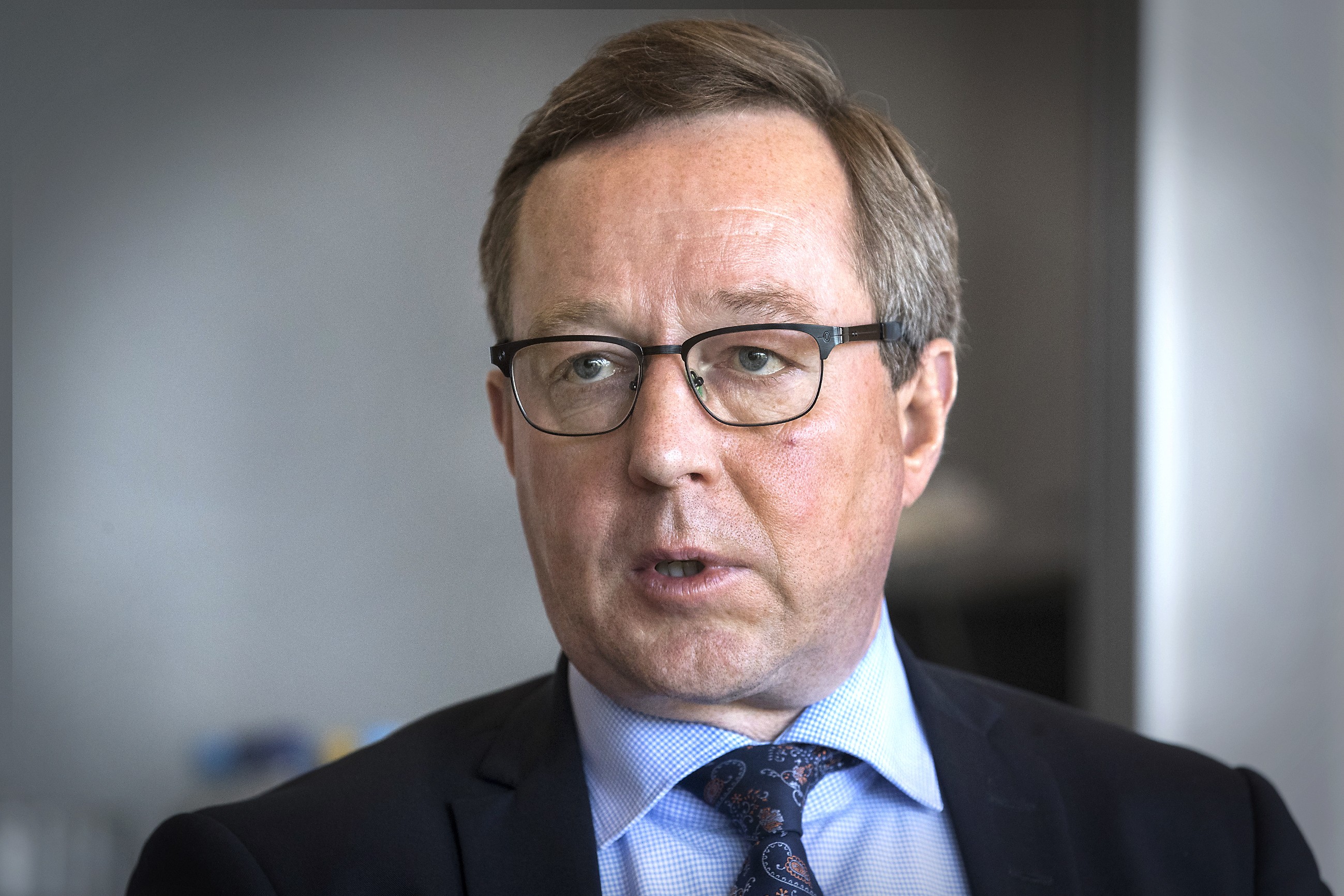 Valtiovarainministeri Mika Lintilä ei osallistu keskustan puheenjohtajakisaan.