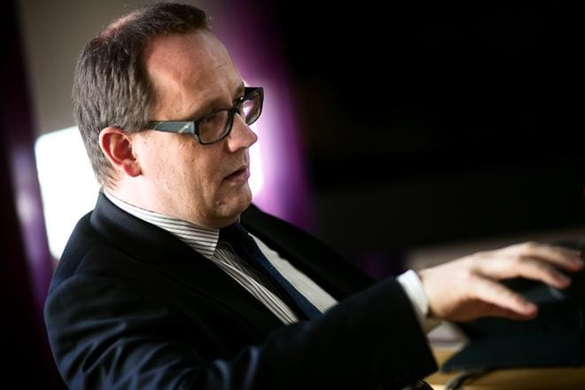 Kaupunginjohtaja Tomas Häyry on pettynyt Mustasaaren kunnanjohtaja Rurik Ahlbergin toimintaan. ARKISTOKUVA: TIMO ANNANPALO