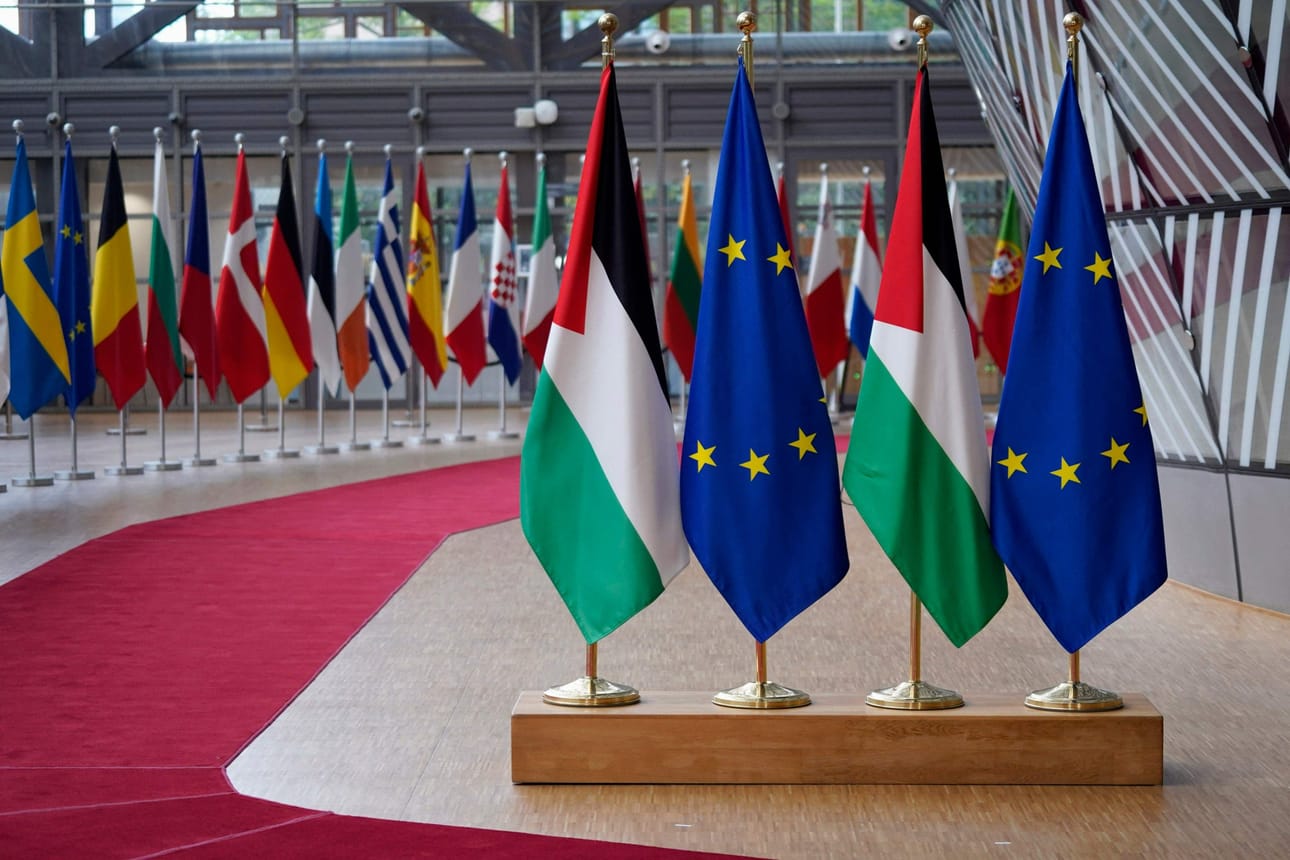 Lähi-idän tutkimuksen professori Hannu Juusolan mukaan vasemmistohallitukset ovat perinteisesti olleet halukkaampia tukemaan palestiinalaisten oikeuksia. LEHTIKUVA / AFP