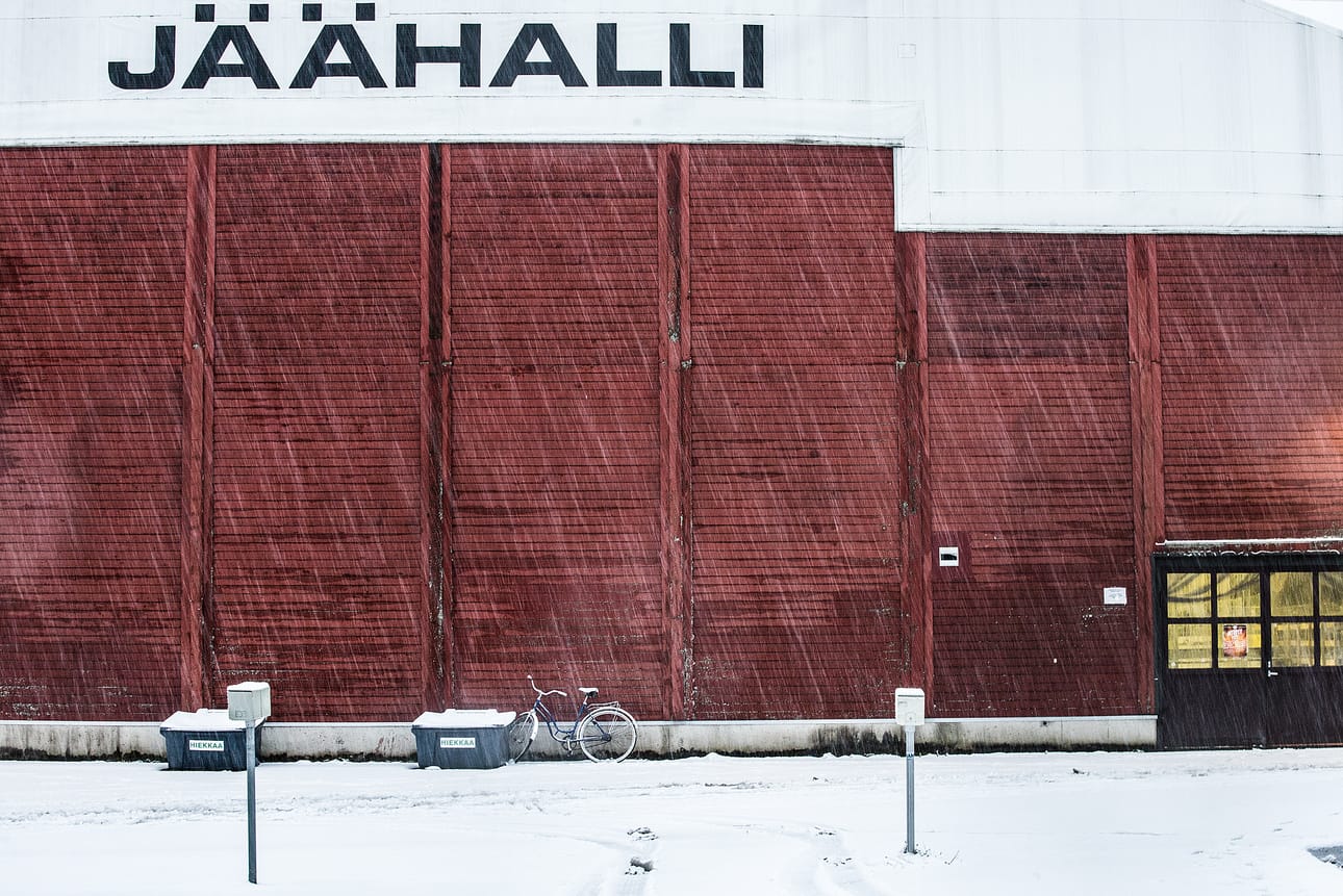 Vanha jäähalli vetelee viimeisiään.