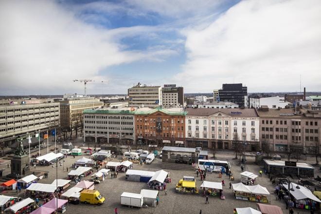 Vaasan kevätmarkkinat jatkuvat vielä huomiseen. Kuvat: Selma Paavola