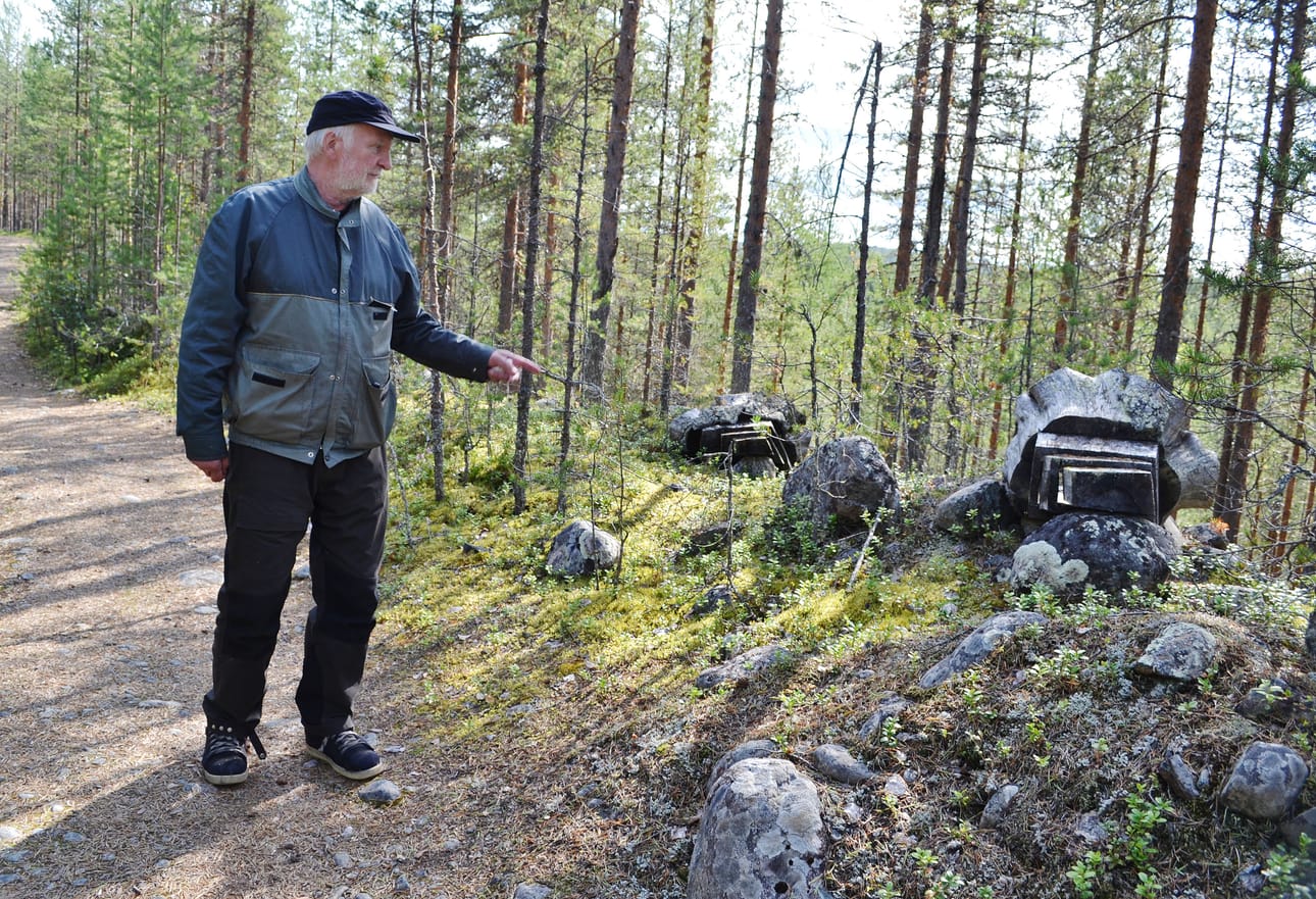 Orangin isäntä Pekka Syväniemi ja kanadalaisen Ryszard Litwiniukin teoksia.