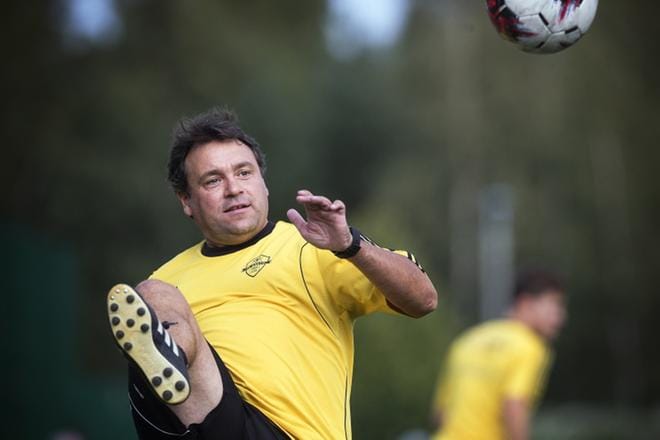 Jan Westermark on löytänyt FC Kiistoon sopivan sekoituksen kokemusta ja nuoria pelaajia. Kuva: Jarno Pellinen