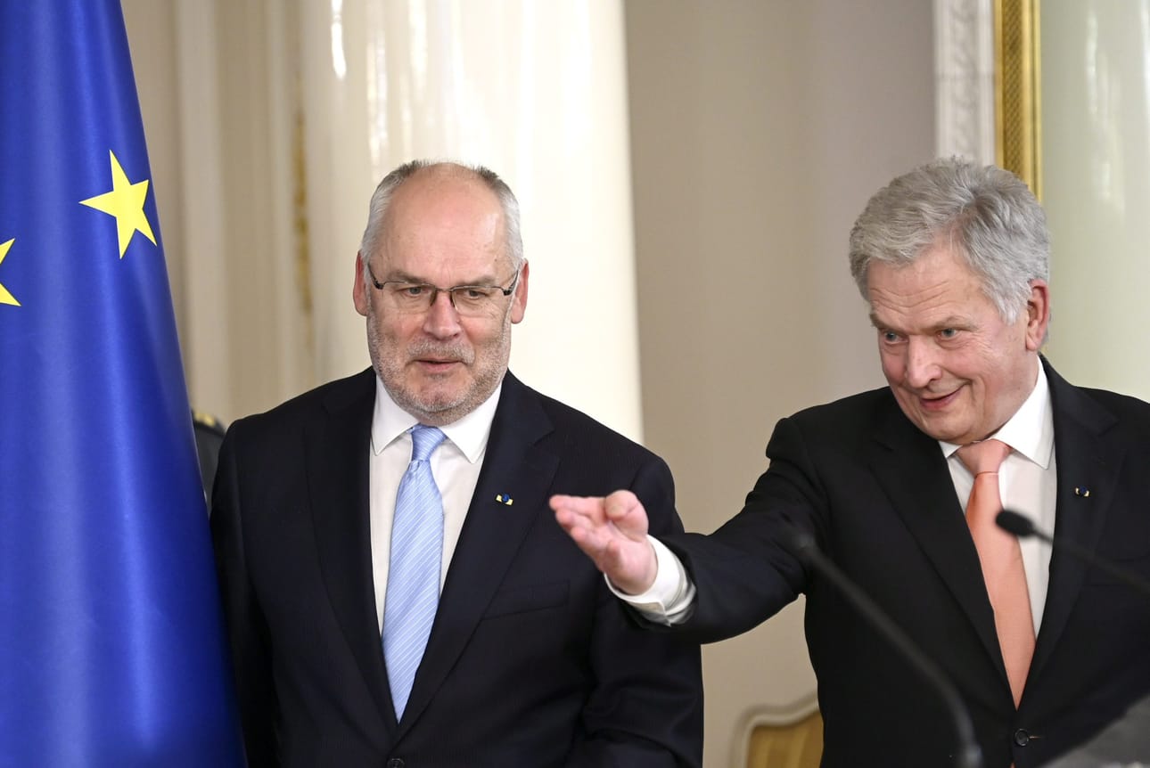 Presidentit Sauli Niinistö ja Alar Karis tapasivat edellisen kerran toukokuussa, kun virolaisjohtaja vieraili Suomessa. LEHTIKUVA / Markku Ulander