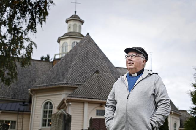 Eläköitynyt kirkkoherra Kari Mantere Ilmajoelta on valmis vihkimään homopareja – yli 130 pappia ympäri Suomea on jo ilmoittanut toimivansa vastoin kirkon avioliittokäsitystä