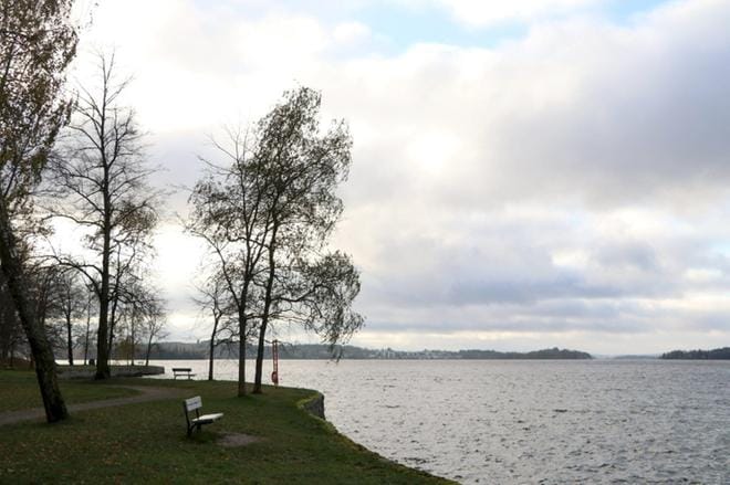 Alkuviikosta Suomessa vaikuttaa läntinen virtaus, ja maan eteläosassa lämpötilat ovat käytännössä koko ajan plussan puolella. KUVA: LEHTIKUVA / LAURA UKKONEN