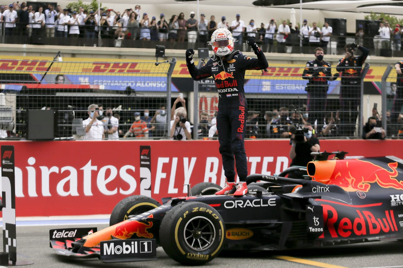 Max Verstappen sai kasvatettua johtoaan MM-sarjassa.