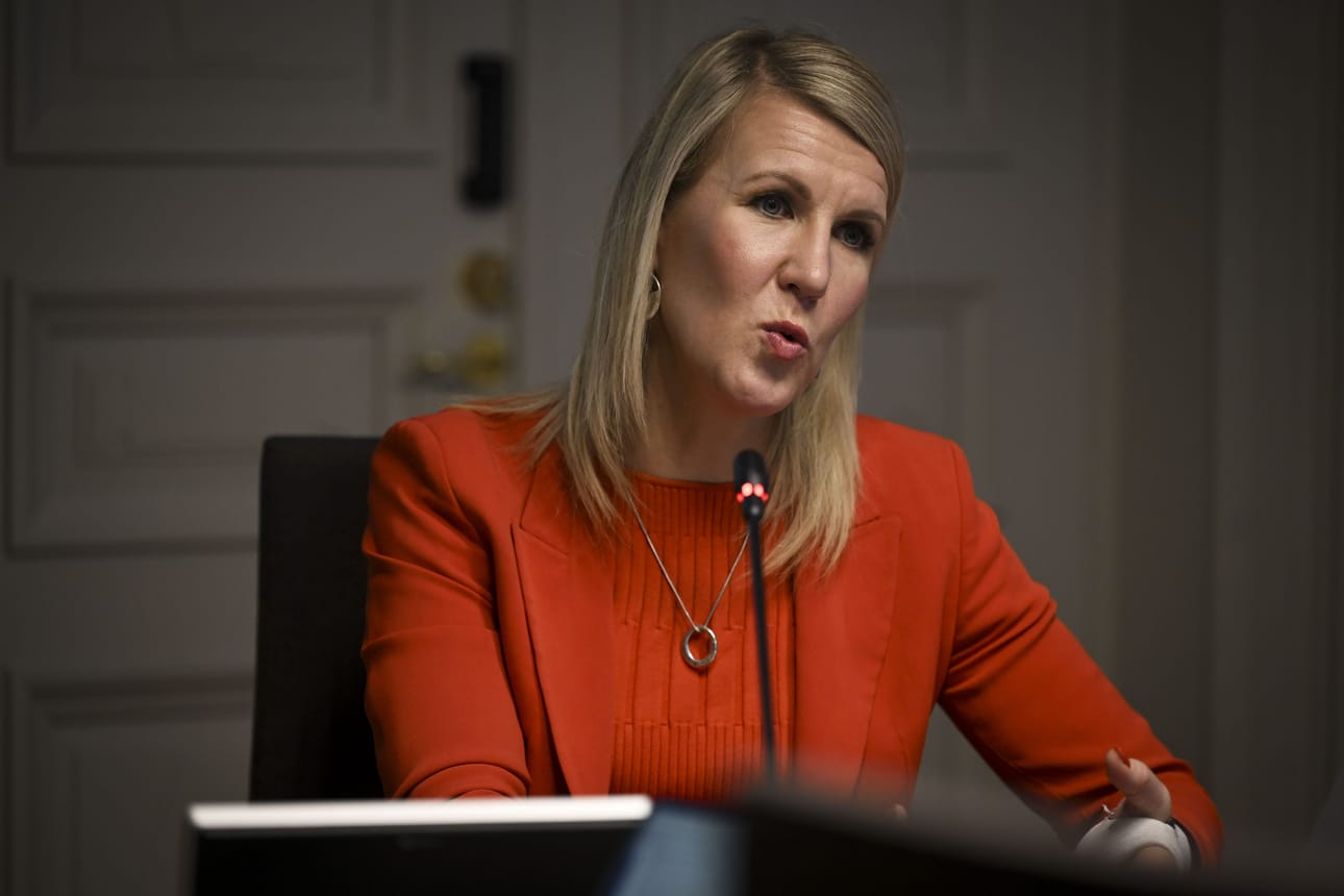 Ympäristö- ja ilmastoministeri Sari Multala (kok.) ei halua vielä arvioida, onko poikkeusluvan myöntämiselle edellytyksiä.