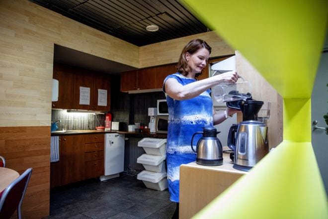 Perhevapaakorvaus auttaa naisvaltaisen alan palkkakustannuksissa, mutta etuudesta huolimatta naisvaltaisen alojen työnantajille jää muita enemmän maksettavaa raskauksista, sanoo hoitokotiketju Päiväkummun toimitusjohtaja Anne Kangas.