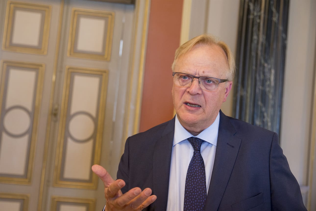 Lauri Ihalainen puoltaa yhteiskuntasopimusta.