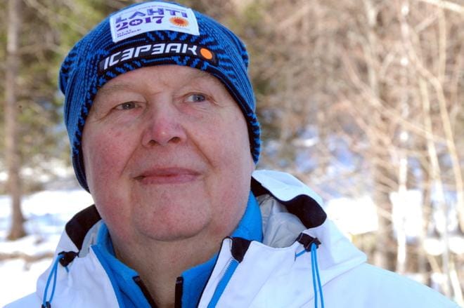 Eino Salmi vahtii latuja Lahden MM-hiihdoissa. KUVA: JARNO RANTA