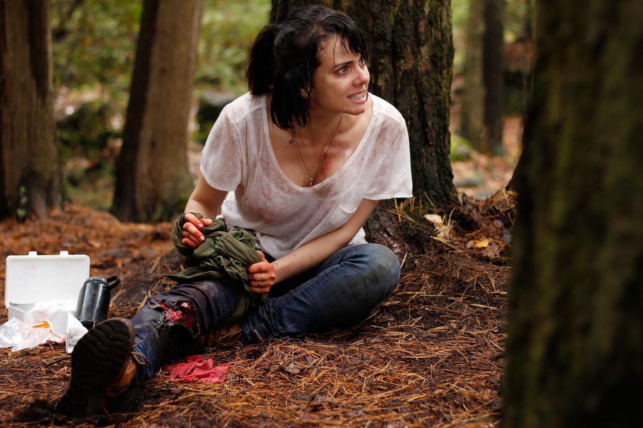 Mia Kirshner lähtee telttailemaan lasten ja Stephen Moyerin kanssa Jersey Devil -elokuvassa.