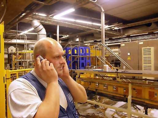 Puheluja jonossa. Pääluottamusmies Markku Rautio sai vastailla keskiviikkona toimittajien kysymyksiin.