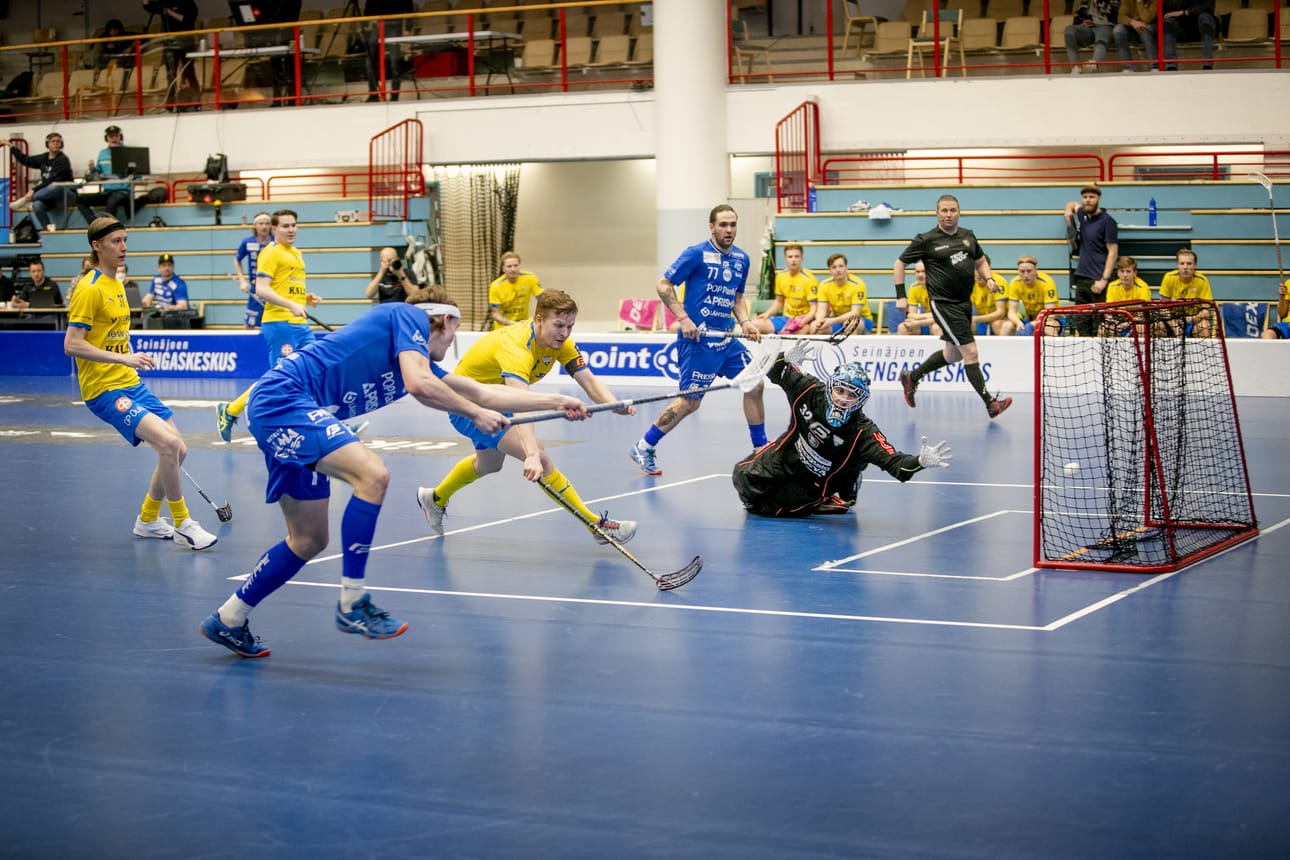 Niko-Arttu Perälä teki Jymyn toisen maalin.