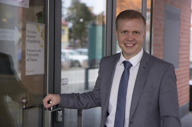 Seinäjokelainen HTM Jaakko Hallila selvitti väitöksessään terveyspalveluiden toteutustapoja ja niiden kustannuksia.