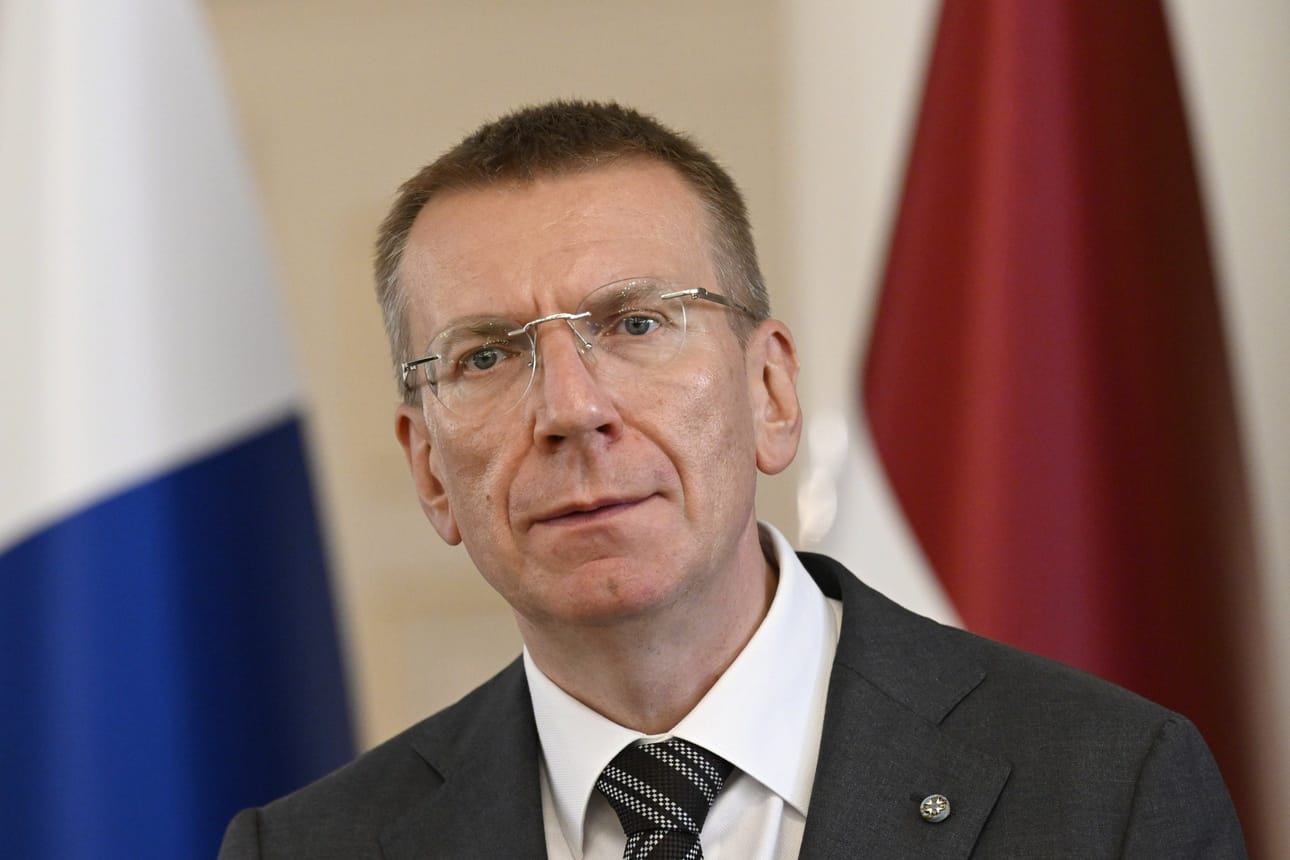 Presidentti Edgars Rinkevics korosti, että venäläisten lennokkien lentäminen Naton alueelle pitäisi käsitellä kollektiivisesti. LEHTIKUVA / MARKKU ULANDER