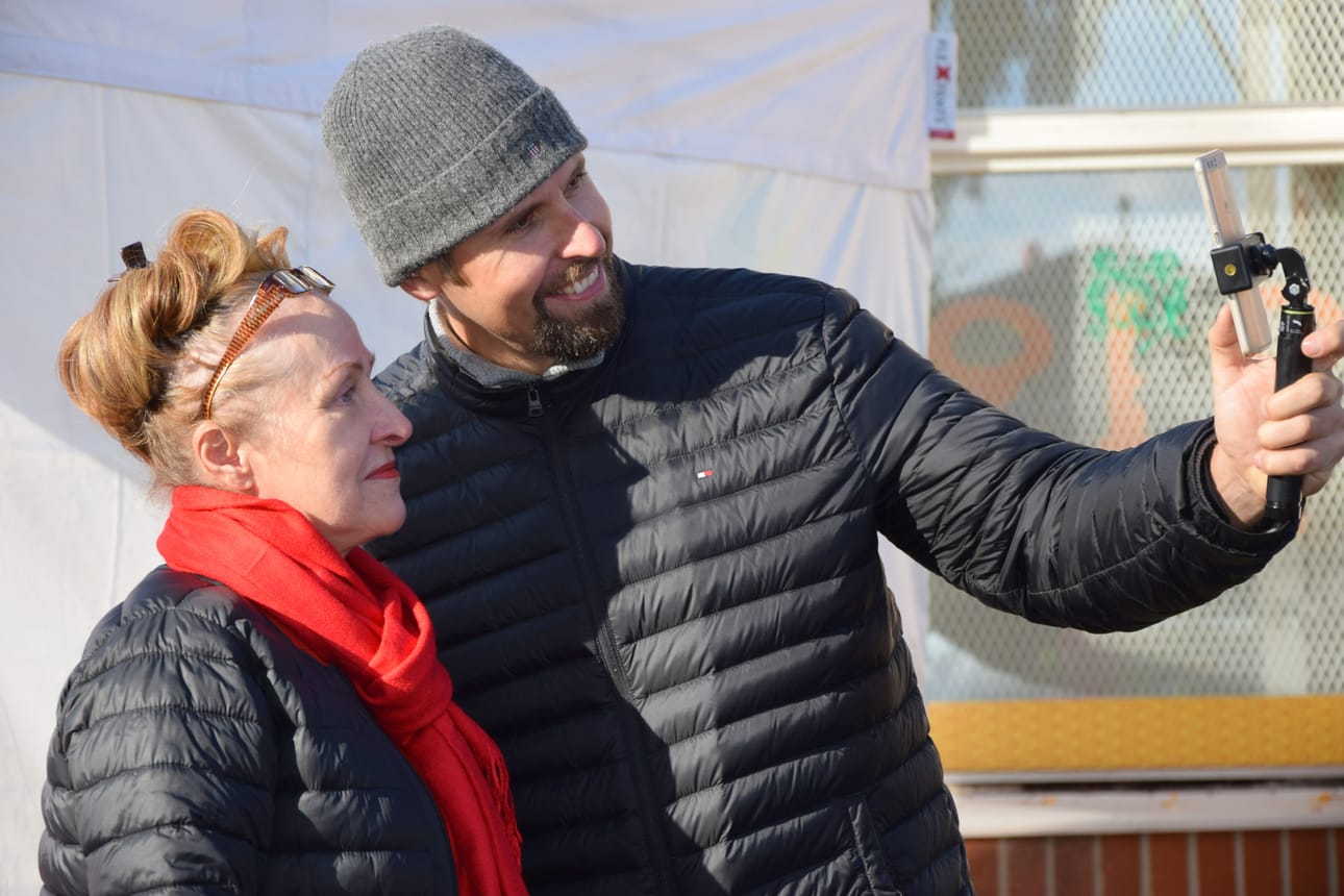 Mannu Ojantakanen oli yksi keihäsmestarin kanssa yhteisselfien ottaneista.