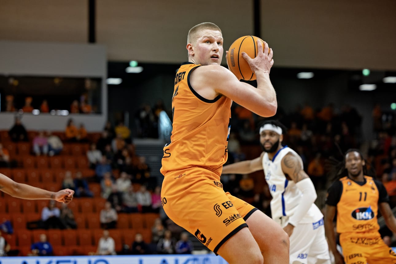 Eemi Luukkonen pussitti lauantaina 15 pistettä.