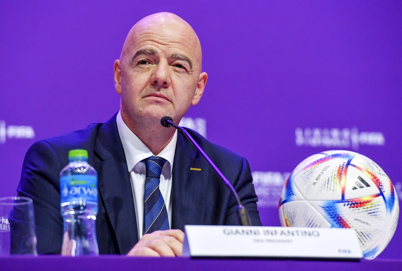 Fifan puheenjohtaja Gianni Infantino joutui puolustuskannalle.