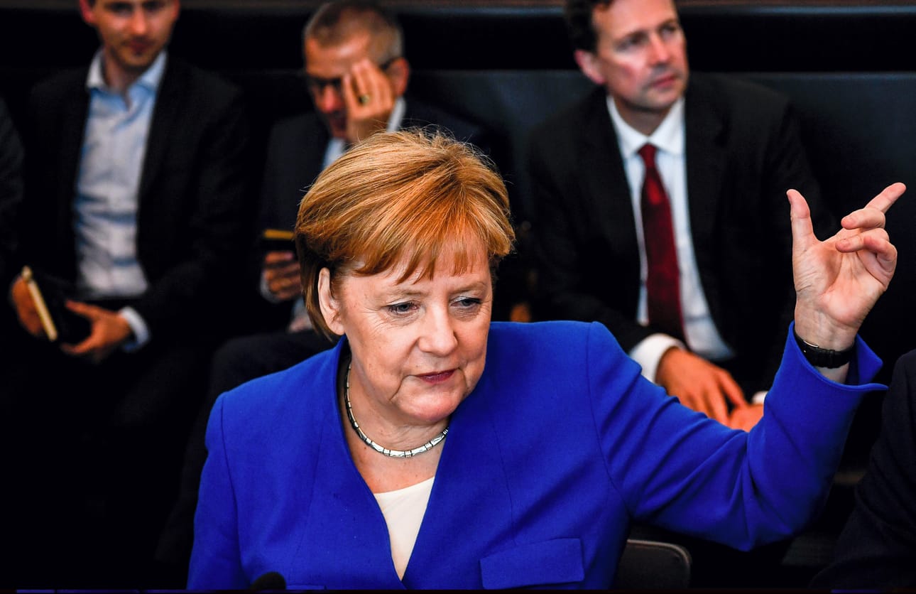 Saksan liittokansleri Angela Merkel haki maanantai-iltana yhteisymmärrystä Saksan toimiin turvapaikkapolitiikassa.