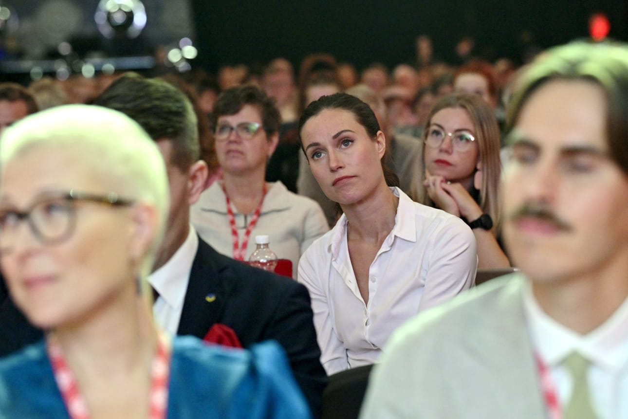 Sanna Marin pyytää uuden tehtävänsä perusteella eroa kansanedustajan tehtävästä. LEHTIKUVA / MARKKU ULANDER