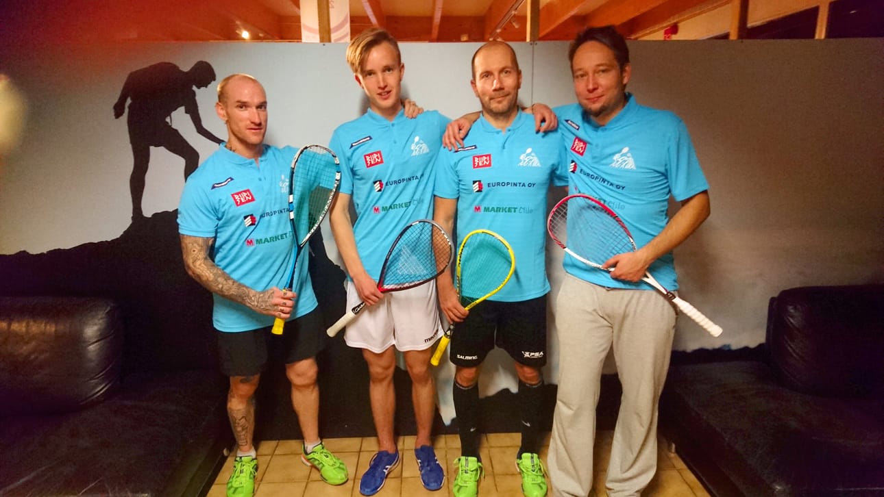 SC Rukan tuore australialaisvahvistus David Clegg (vas.) oli hyvässä vireessä, kun squashliigan 1.divisioonan B-lohko jatkui Mikkelissä. Turnauksessa SC Rukaa edustivat myös Samuli Niskala, Marko Kämäräinen ja Pete Saarnivaara.