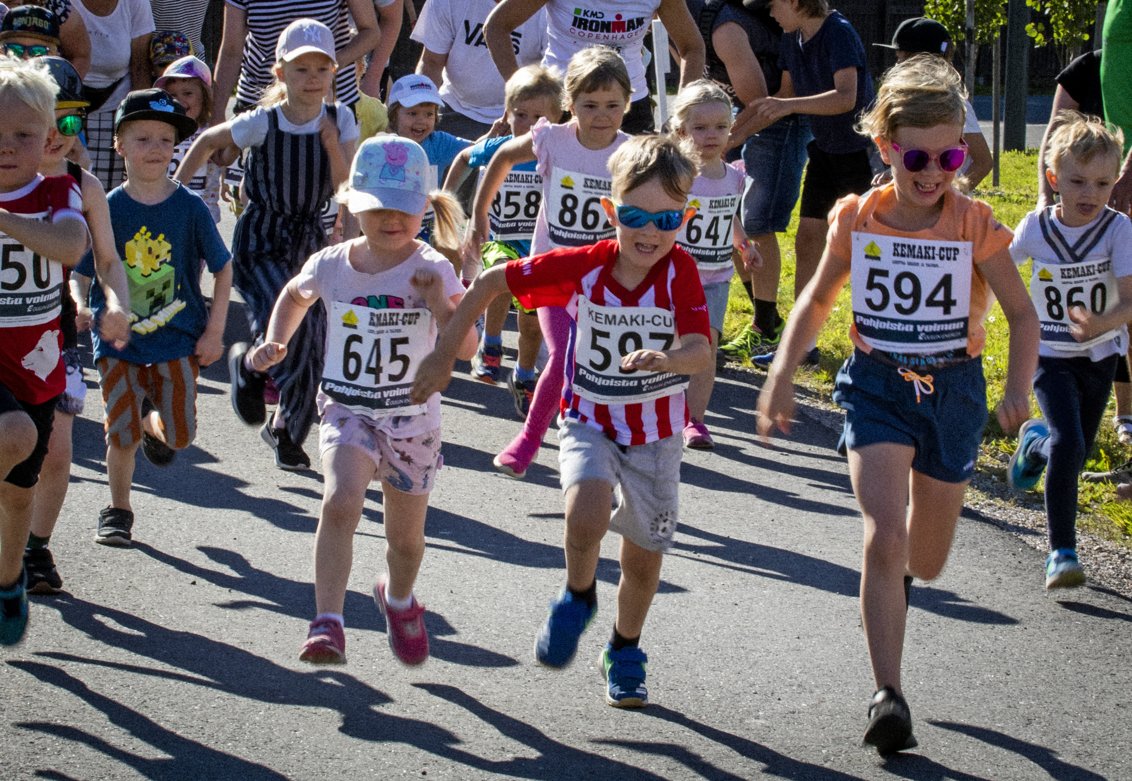 <p>Lasten minimaratonilla riitti juoksijoita. Minijuoksu oli tarkoitettu 0–12-vuotiaille lapsille.</p>