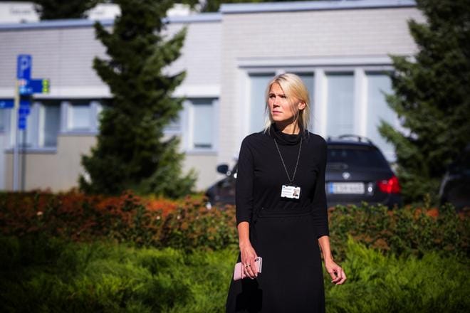 Marina Kinnusen mukaan Pohjanmaan hyvinvointialue tarvitsee uuden tietojärjestelmän joka tapauksessa. – Nyt meillä on väliratkaisuja, kyhättyjä tilkkutäkkejä, mutta meillä ei ole järjestelmää, sanoo Kinnunen. Arkistokuva: Jarno Pellinen